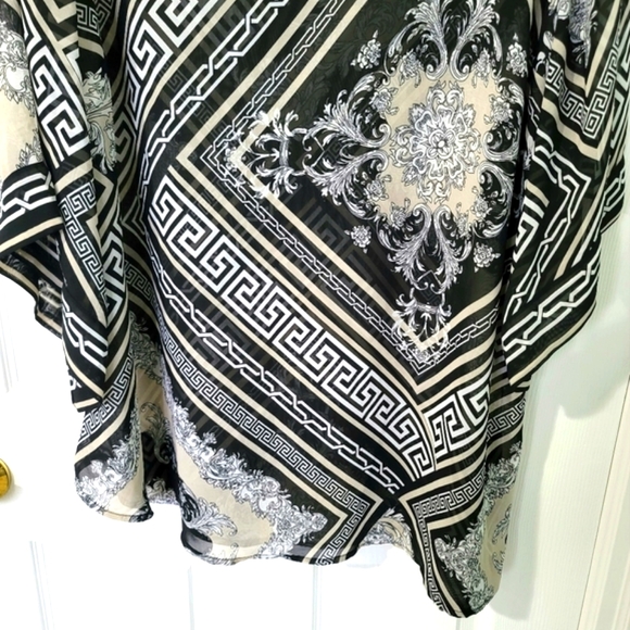 Plus Size 18 Addition Elle Women's Pull-Over Geo Print Blouse - Picture 8 of 11